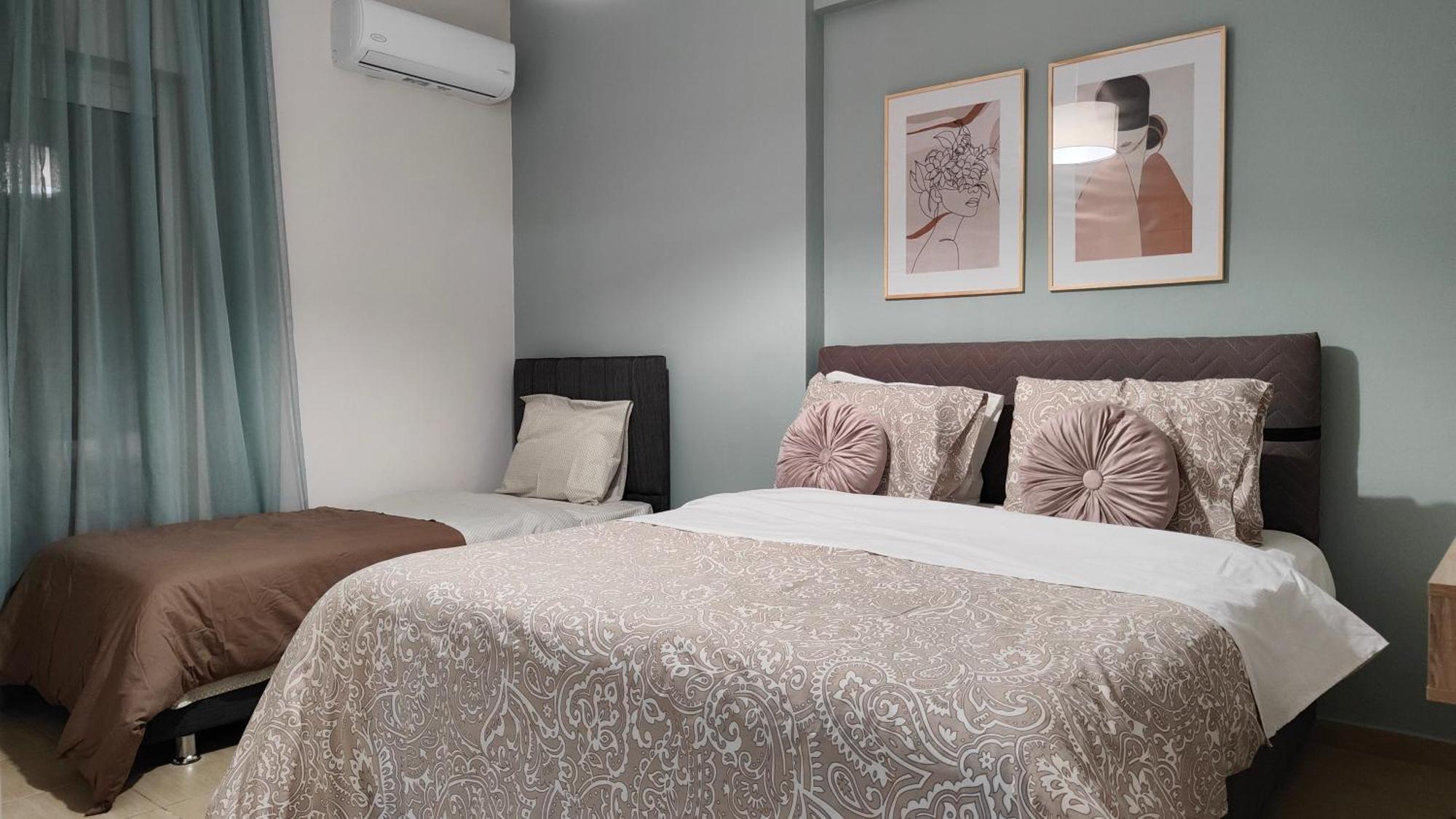 Rock & Roll 1 - Modern Apartment In Trikala Bagian luar foto
