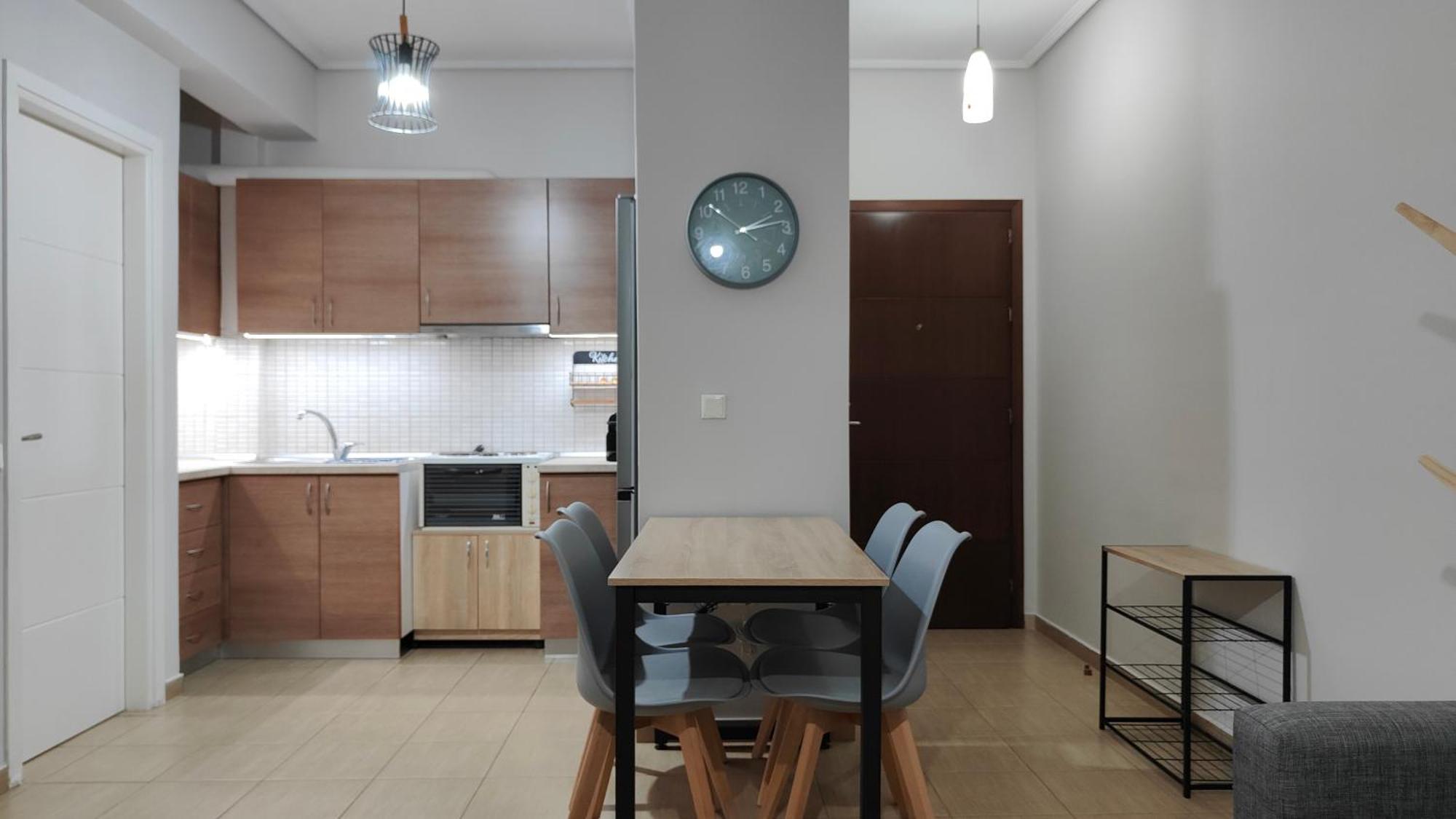 Rock & Roll 1 - Modern Apartment In Trikala Bagian luar foto