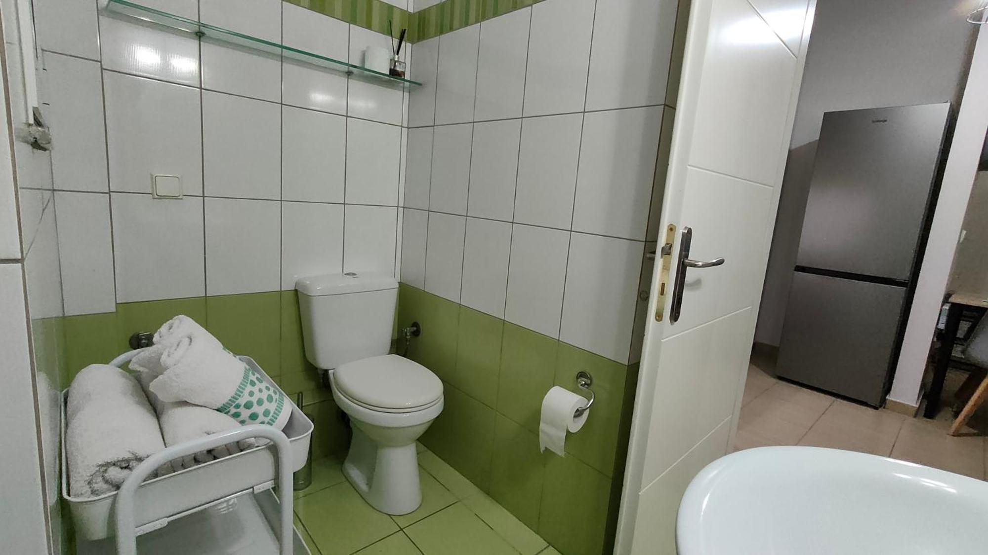 Rock & Roll 1 - Modern Apartment In Trikala Bagian luar foto