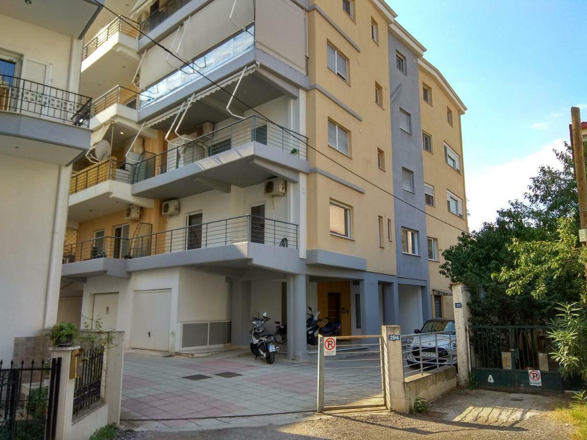 Rock & Roll 1 - Modern Apartment In Trikala Bagian luar foto